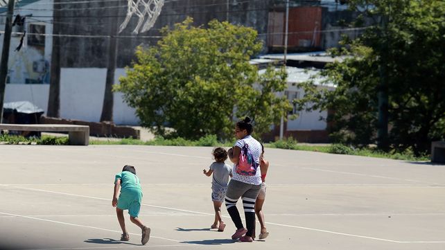 Niños y adolescentes, las víctimas ocultas del coronavirus