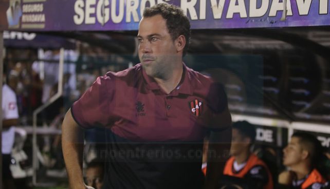 Juan Pablo Pumpido seguirá siendo el entrenador de Patronato