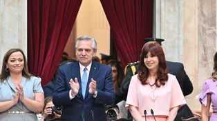 La apertura legislativa presidida por primera vez por tres mujeres. El presidente Fernandez en el centro y a su lado, la vice Cristina de Kirchner, y&nbsp; las presidentas de Diputados, Cecilia Moreau (izq) y provisional del Senado, Claudia Ledesma Abdala (der).