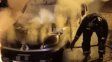 Quemacoches: le robaron las cuatro ruedas y la batería y luego incendiaron una camioneta en Villa del Parque