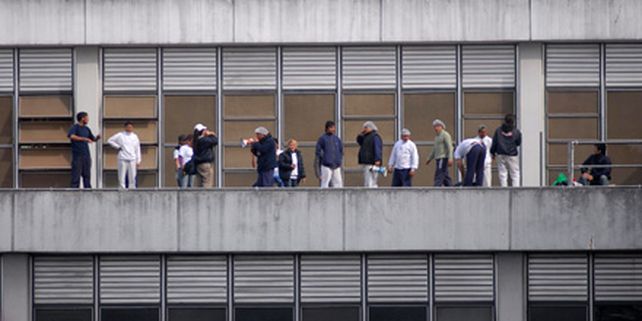 La polic&iacute;a desaloj&oacute; con gases y balas de goma a los empleados de la ex Terrabusi