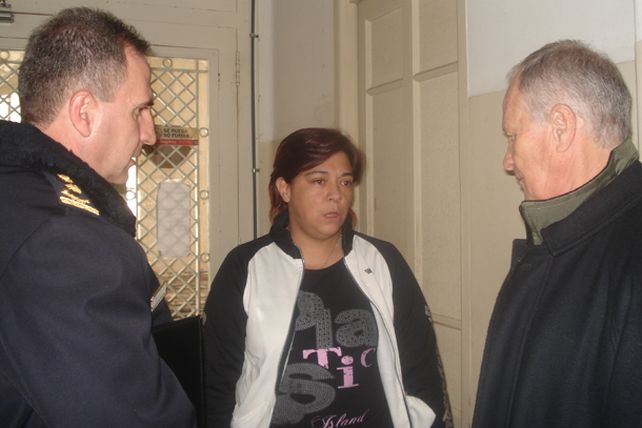 Lamberto visitó a la niña herida en un enfrentamiento entre policías y delincuentes
