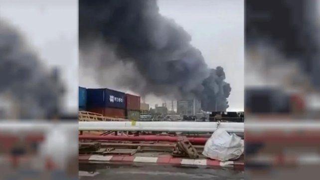 Alerta química en Israel: restos de un misil provocaron un incendio y evacuaciones