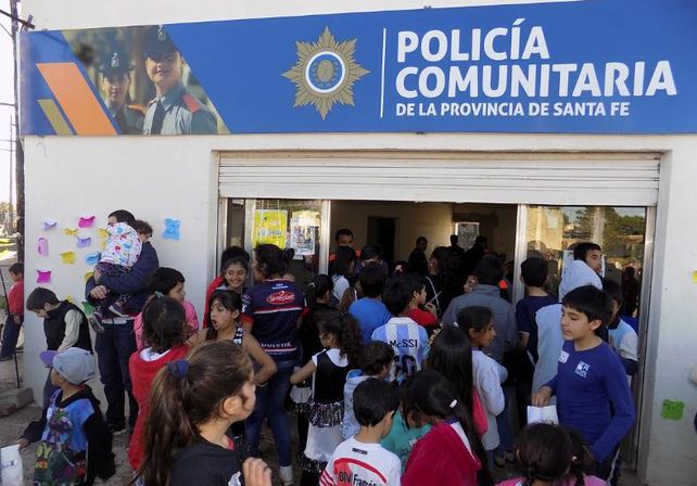 El barrio Coronel Dorrego celebró el día del niño junto a la Policía Comunitaria