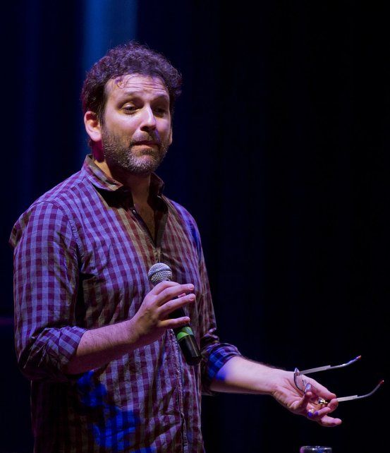 El escritor Gonzalo Garcés presenta su libro en Rosario