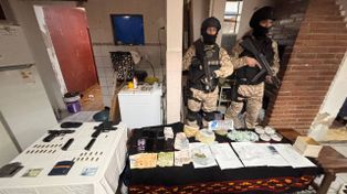 Demoraron a dos policías de Santa Fe que fueron a comprar droga a un búnker de Rosario