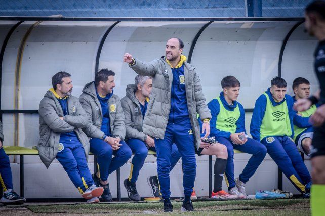 Matías Lequi se traslada junto a su equipo de trabajo de la reserva a primera. Debuta el lunes en La Plata.