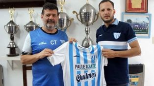 Miguel Fullana con la camiseta del Decano, la entidad de Gualeguaychú.