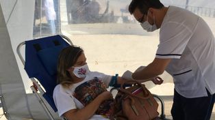 Quienes tuvieron covid y se vacunaron podrían tener inmunidad permanente