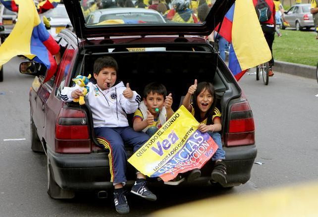 Pekerman y la selección de Colombia fueron recibidos como héroes