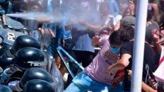La policía reprimió a los manifestantes formoseños. La policía reprimió a los manifestantes formoseños.