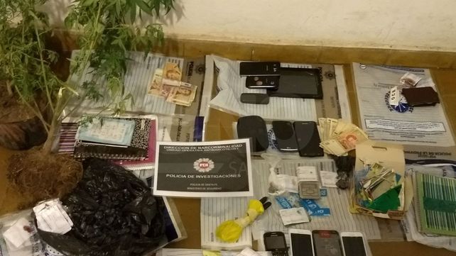 Cayeron cinco vendedores barriales de drogas en 10 allanamientos