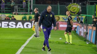 Matías Lequi comenzó con los ensayos futbolísticos, pero por ahora con equipos mezclados.