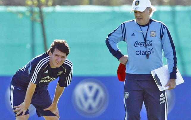 Alejando Sabella explicó que Lionel Messi fue citado para el partido de eliminatorias contra Paraguay porque el rosarino tiene varios días por delante para recuperarse de la lesión