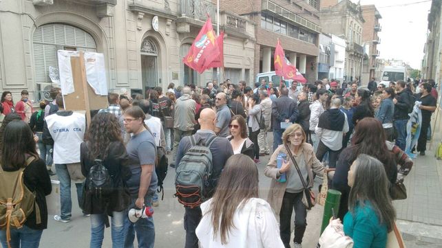 Causa Céparo: Organizaciones de DDHH se manifiestan frente al TOF de Paraná