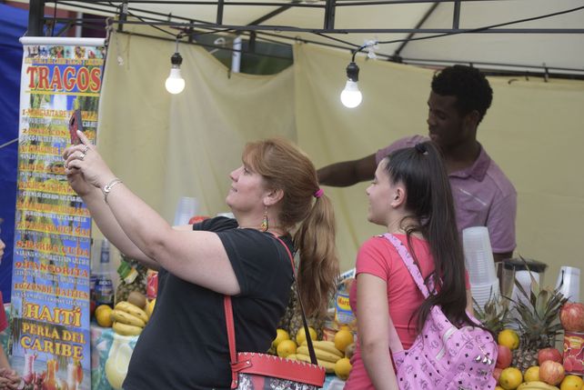 La selfie en el puesto de jugos naturales.&nbsp;