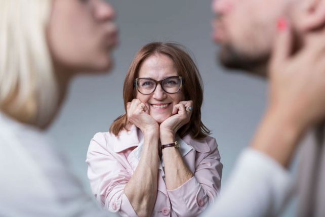 ¿Por qué se celebra hoy en la Argentina el Día de la Suegra?