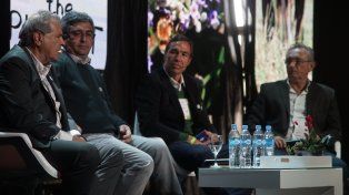 Panel de ministros. Sergio Busso (Córdoba), Javier Rodríguez (Buenos Aires) y Daniel Costamagna (Santa Fe), compartieron panel con David Roggero, presidente de Aapresid.