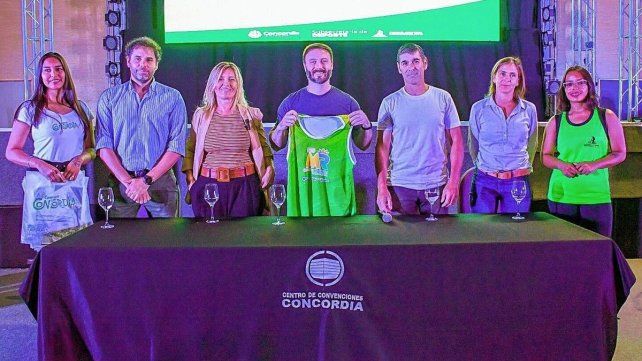 La presentación se efectuó este miércoles en el Centro de Convenciones de Concordia.