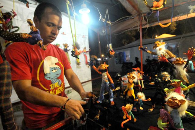 Artesanos de todo país en la Plaza Pueyrredón