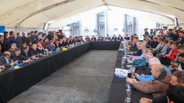 Las medidas fueron dispuestas tras una reunión con representantes de la cadena lechera y funcionarios de las provincias productoras en la localidad santafesina de Pilar.