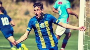 Agustín Módica y uno de sus 9 gritos en la primera local de Rosario Central.