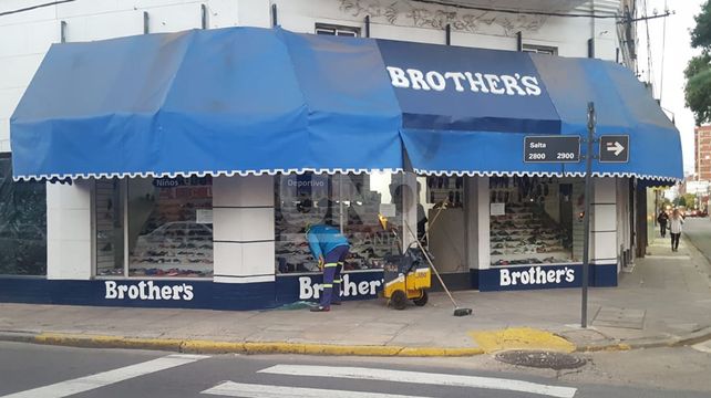Robaron la zapatería frente a la Municipalidad