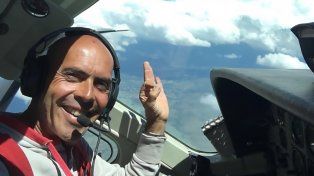 El experimentado piloto y parapentista acrobático Andy Hediger, llegó a Córdoba en 1995 y quedó prendado de Cuchi Corral, La Cumbre. Su Aeroatelier, un lugar para descubrir. Aquí en su Cessna Grand Caravan