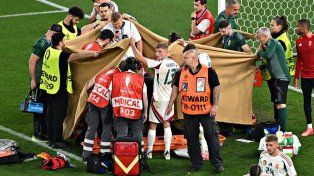 El jugador fue atendido y retirado en ambulacia.