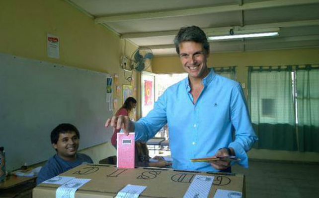 El candidato del Frente Renovador celebró el acto democrático.