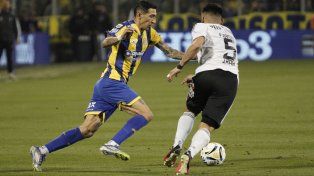 Ángel Di María no pudo conducir a Central sintió el rigor de la marca de Riestra.