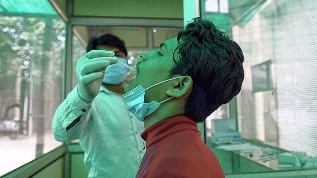 Se halló el primer caso en la India de la mutación de la variante ómicron del coronavirus