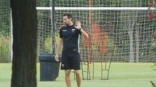 Dom&iacute;nguez inici&oacute; su segundo ciclo como DT de Col&oacute;n.