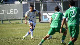 Santiago Segovia, que ya forma parte del plantel profesional, sumó minutos en reserva.