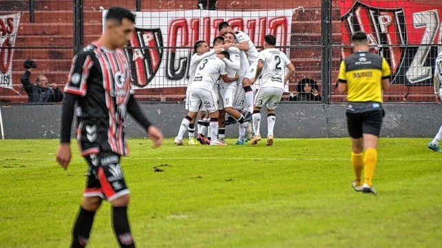 Patronato superó a Chacarita 2 a 0 en el Grella por la temporada 2024 de la Primera Nacional.