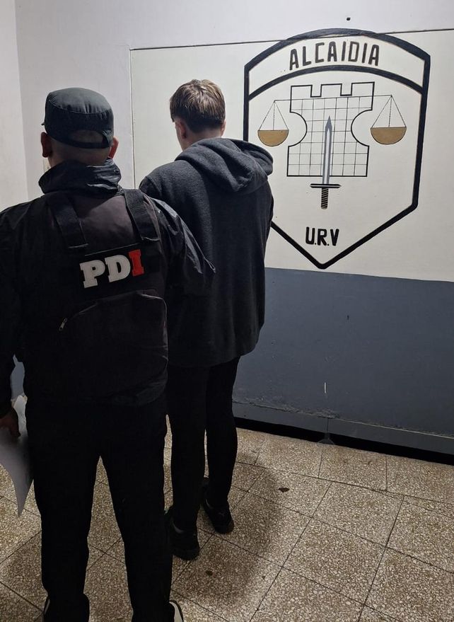 Rafaela: la PDI allanó una vivienda por amenazas virales en escuelas de la región y aprehendieron a un menor de 16 años