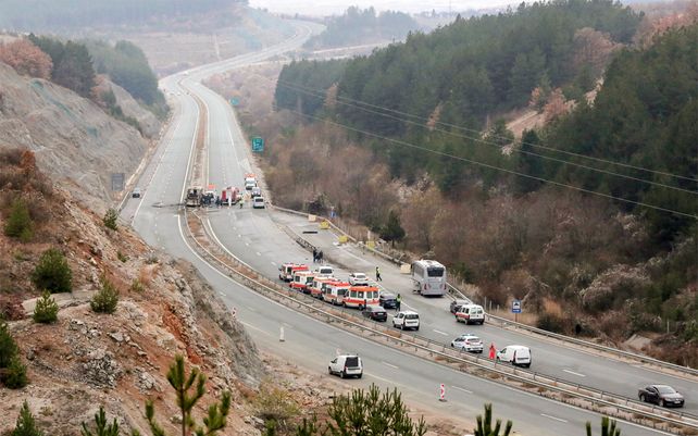 Mueren 46 personas al incendiarse un micro en Bulgaria, el peor siniestro europeo en la última década