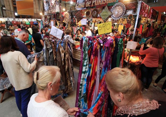 La Feria Artesanal del Mundo y Comunidades Indígenas se luce en la Belgrano