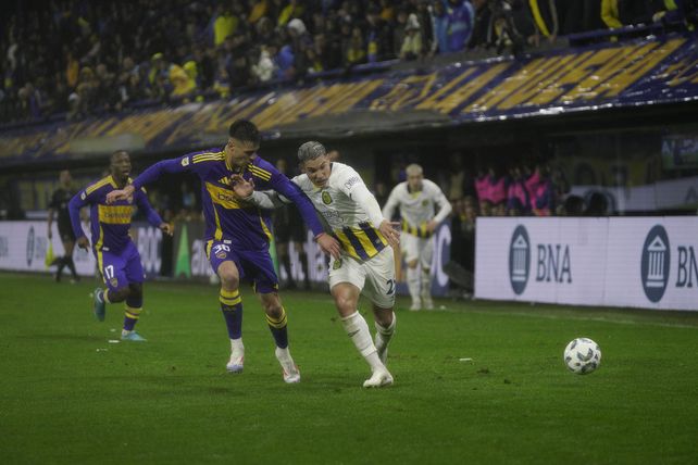 Enzo Copetti tuvo unas cuantas chances ante Boca y falló. En Central esperan por sus goles.