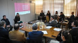 Aspecto de la reunión donde se abordó la protección de usuarios de servicios financieros.