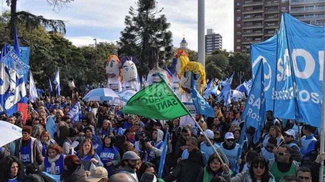 Los maestros preparan un plan de lucha para esta semana