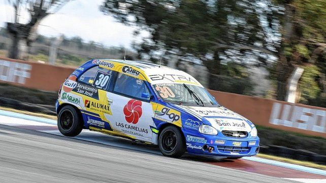 El piloto de San José ganó y ahora pasó a comandar en el torneo de la atractiva Clase 2.