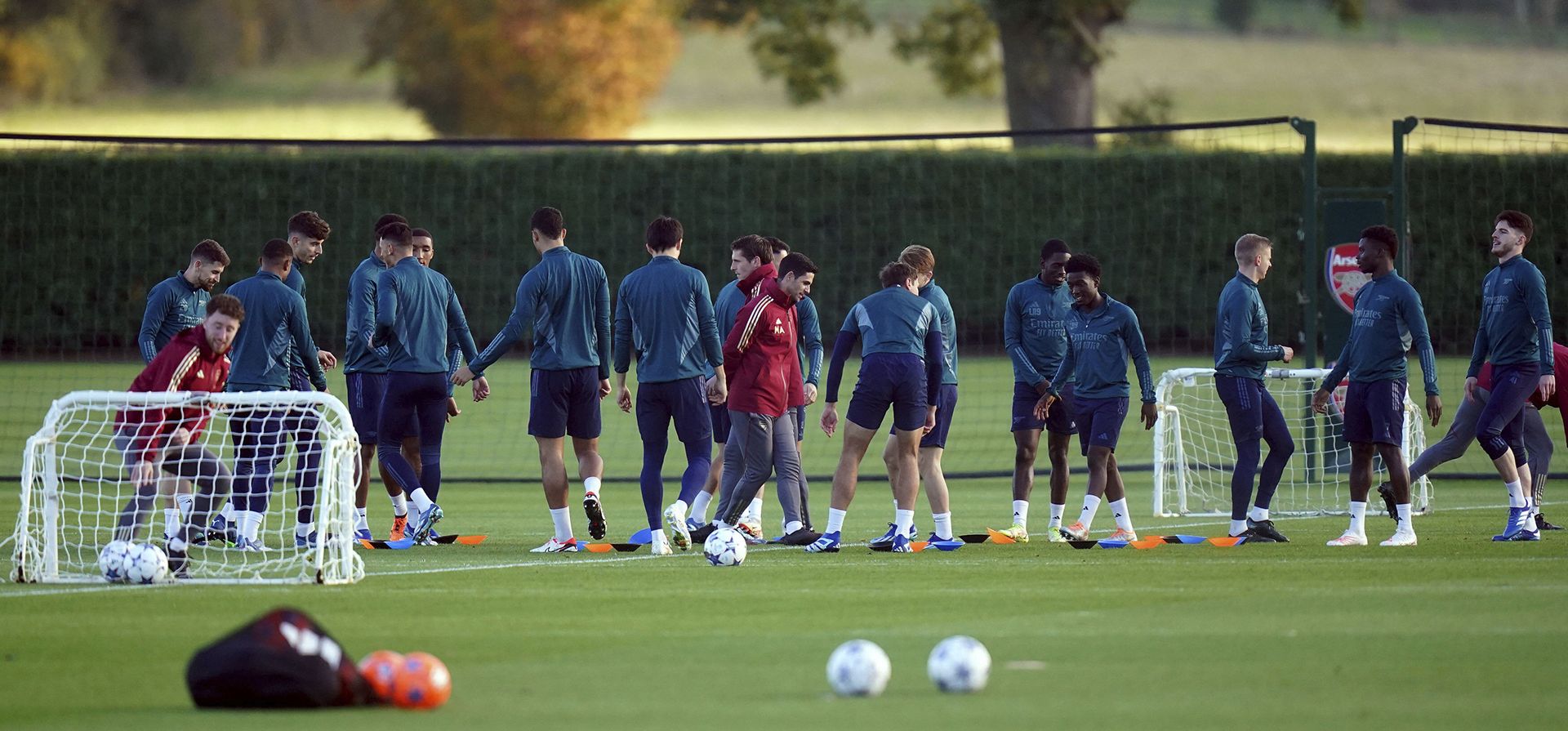 Los jugadores del Arsenal practican durante una sesión de entrenamiento en el London Colney Training Center antes de su partido de la Liga de Campeones contra el Sevilla, en Londres, el martes 7 de noviembre de 2023. (Adam Davy/PA vía AP) Los jugadores del Arsenal practican durante una sesión de entrenamiento en el London Colney Training Center antes de su partido de la Liga de Campeones contra el Sevilla, en Londres, el martes 7 de noviembre de 2023. (Adam Davy/PA vía AP)