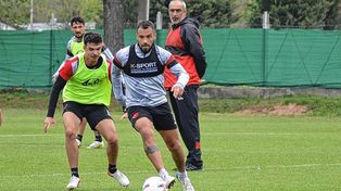 Los futbolistas de Patronato que no actuaron ante Unión tuvieron contacto con el balón en el Predio La Capillita.&nbsp;