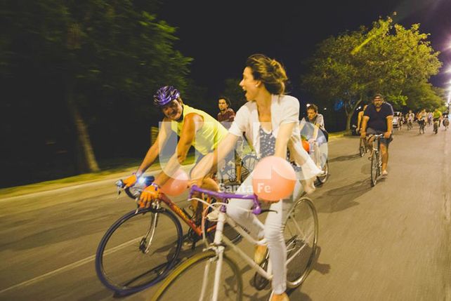 Convocatoria. La cita para toda la comunidad está hecha para las 20 en la Plaza Los Constituyentes (Santiago del Estero y Urquiza) para ir pedaleando juntos hasta Sarmiento y Balcarce