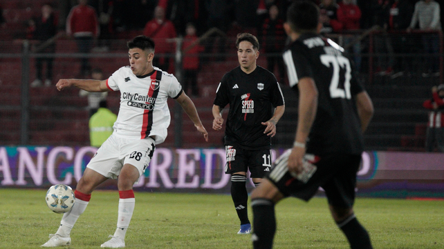 Fabricio Tirado fue expulsado en un encuentro de la reserva de Newells