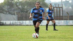 Mariana Alarcón empezó a jugar al fútbol con Las Vampiresas.