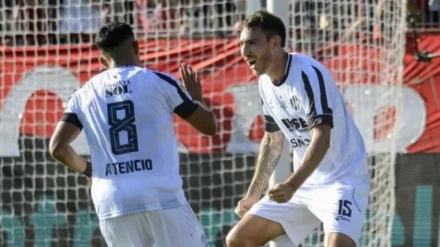 El volante que busca Newells le anotó un gol con la camiseta de Central Córdoba de Santiago del Estero.