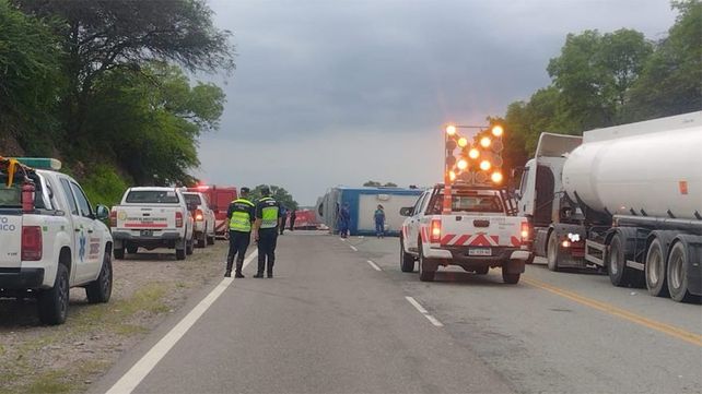 El coche de la empresa Andesmar había partido de La Quiaca y se dirigía a Mendoza con 55 pasajeros.