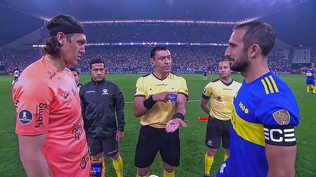 Rossi evitó la caída de Boca en Brasil ante Corinthians